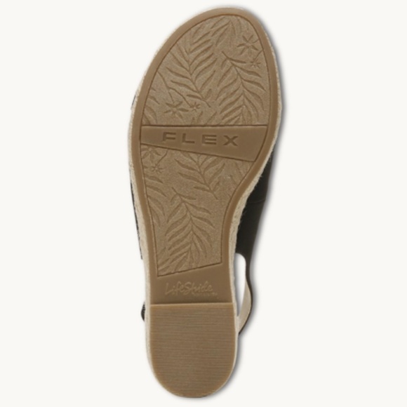 LifeStride Socialite Wedge Sandal (WIDE) - Picture 2 of 6